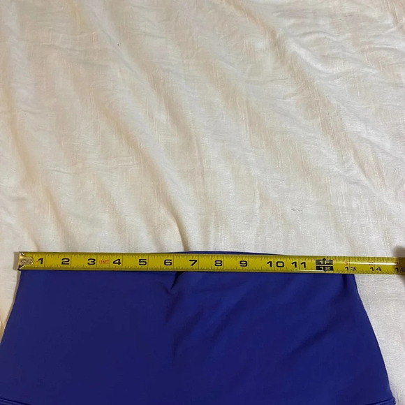 Lululemon Purple cropped leggings 8 - Picture 6 of 7